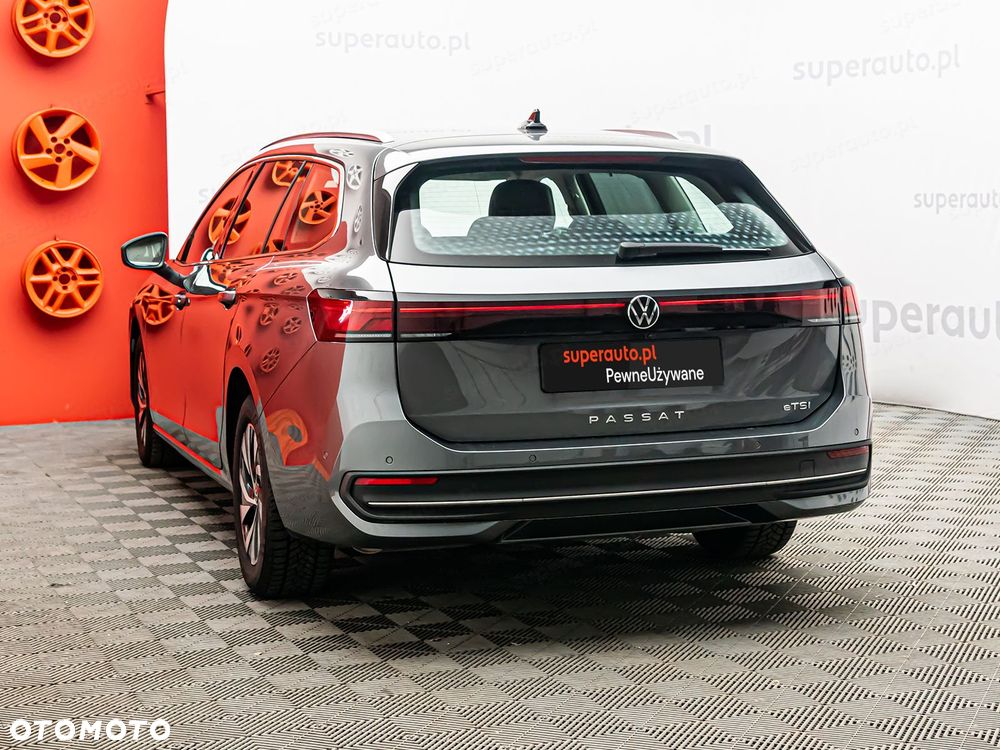 Volkswagen Passat - 30