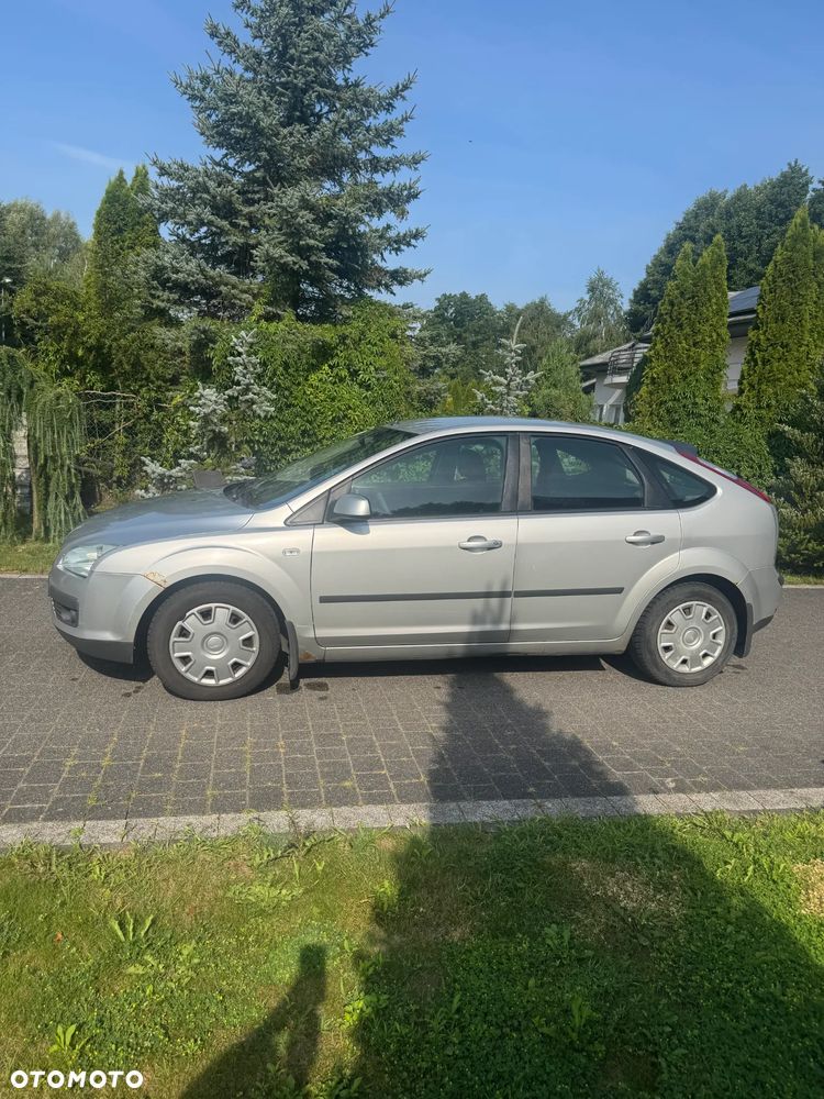 Ford Focus 1.6 Ambiente - 1