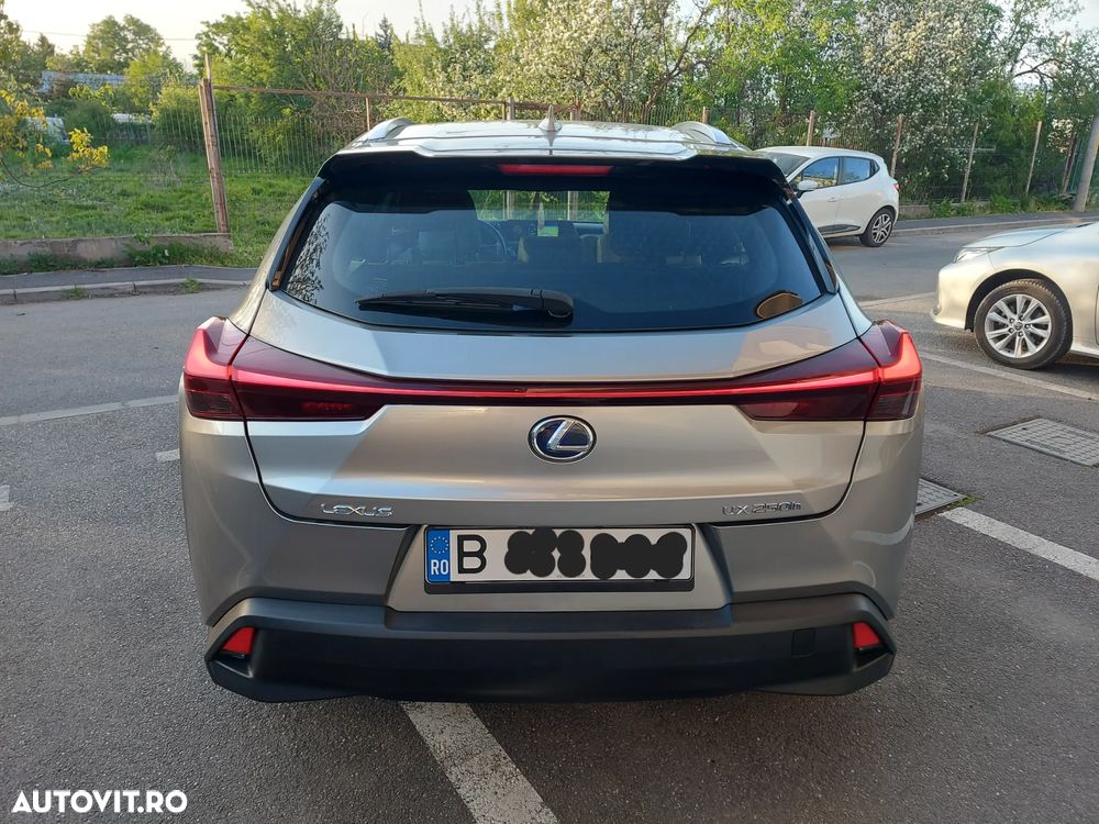 Lexus UX 250h Style+ Edition - 12