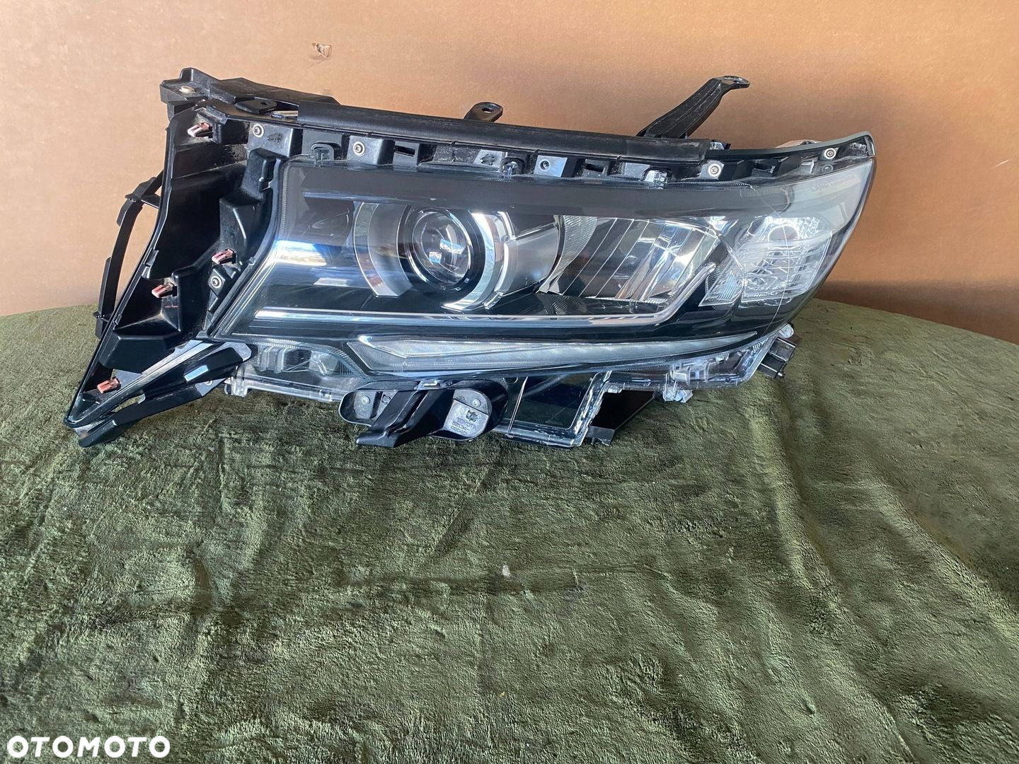 Komplet lamp Toyota Land Cruiser 150 lampa prawa i lewa - 4
