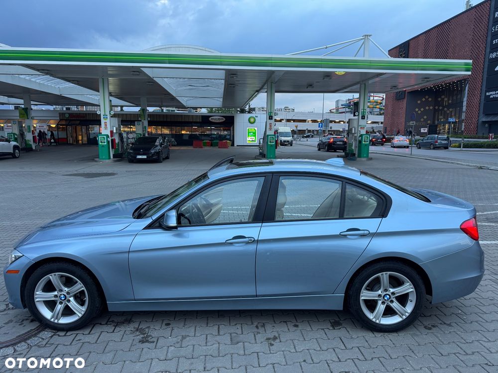 BMW Seria 3 328i xDrive - 9