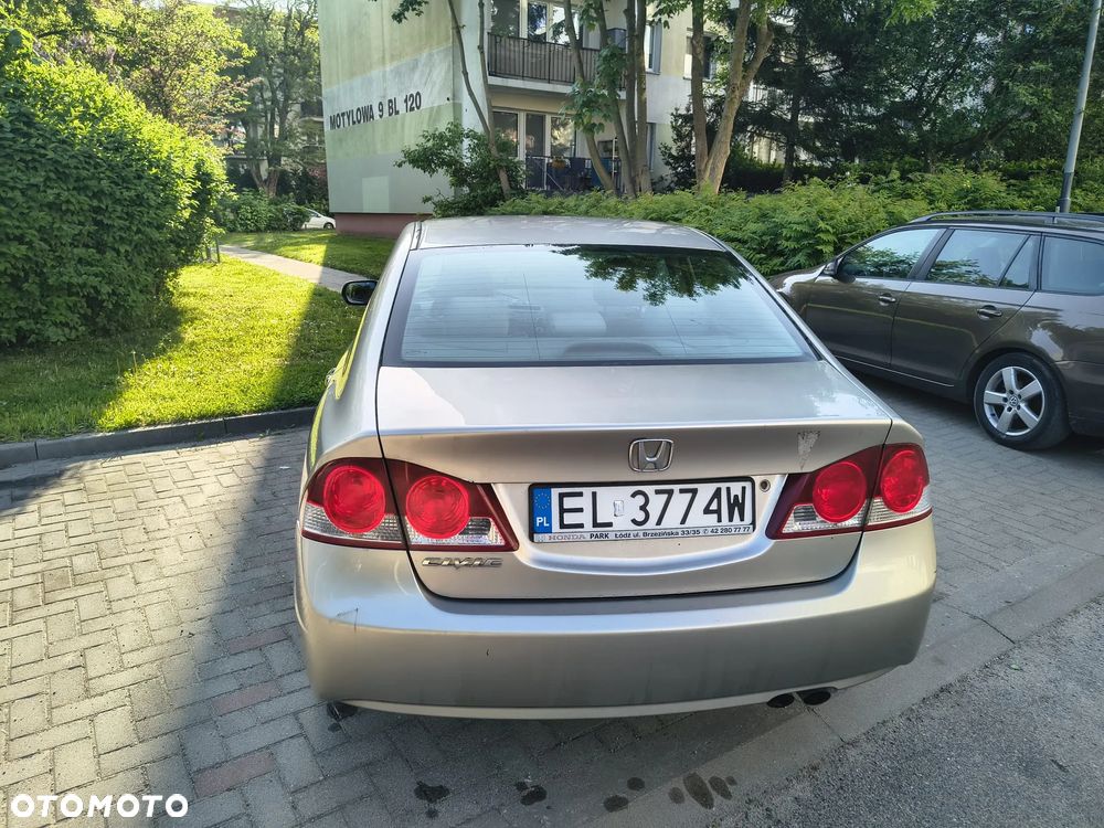Honda Civic 1.8 Executive - 3