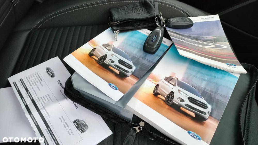 Ford Kuga 1.5 EcoBoost 2x4 Titanium - 18