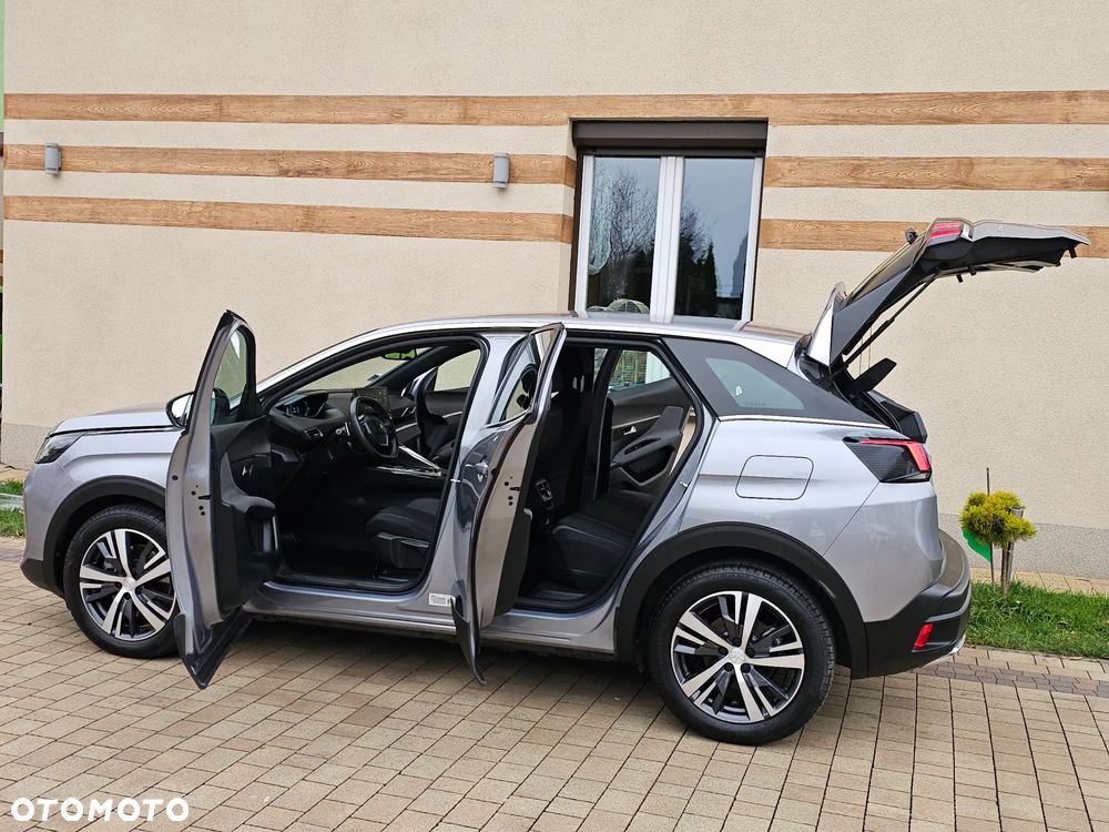 Peugeot 3008 1.6 PureTech HYbrid Allure S&S EAT8 - 17