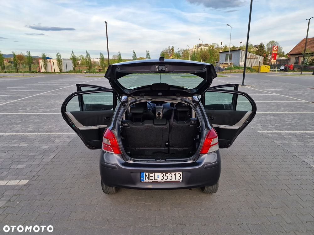 Toyota Yaris 1.0 Premium - 16