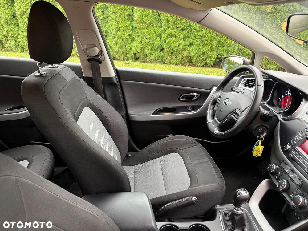 Kia Ceed - 25