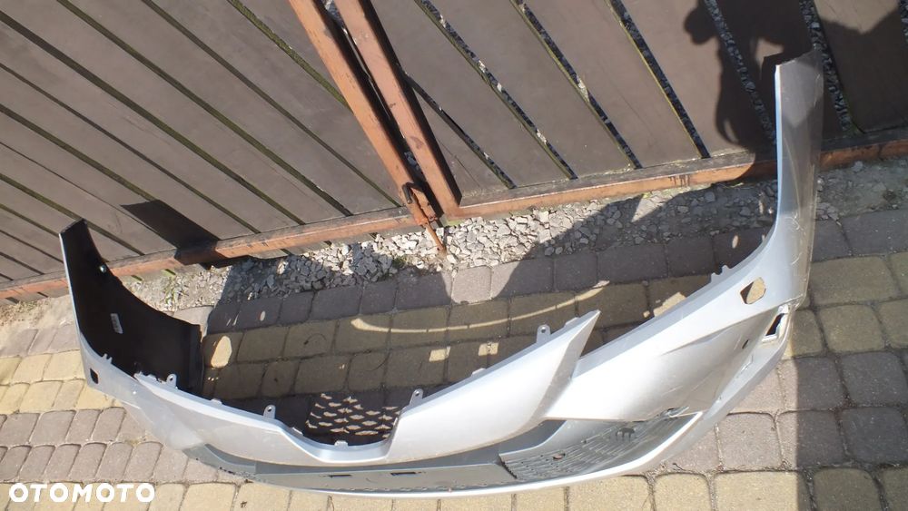 Zderzak przedni Toyota Corolla E21 sedan - 6