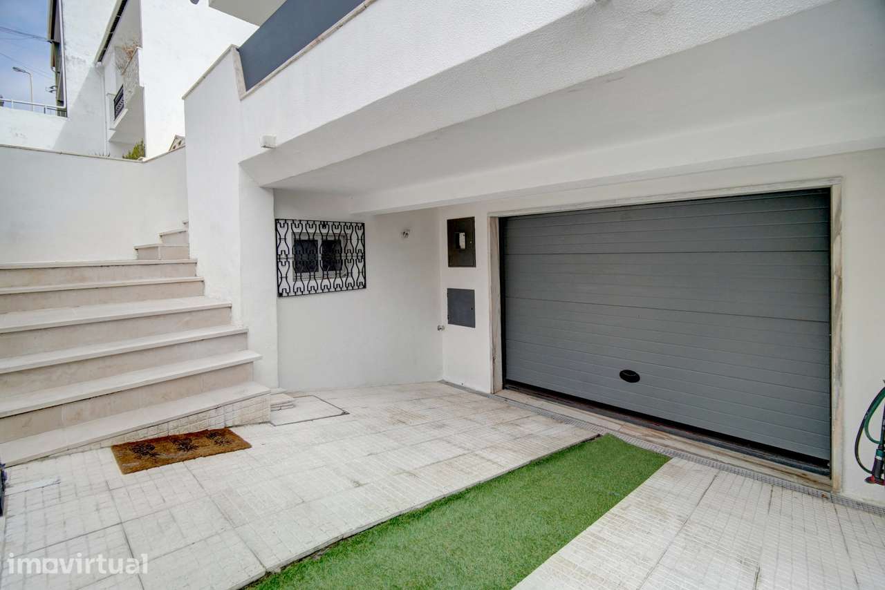 Vende Moradia V4 Estoril - Grande imagem: 4/42