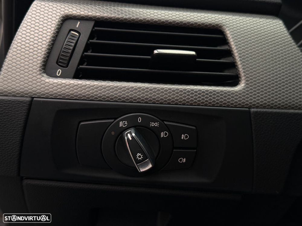 BMW 320 d Coupe Edição M - 23