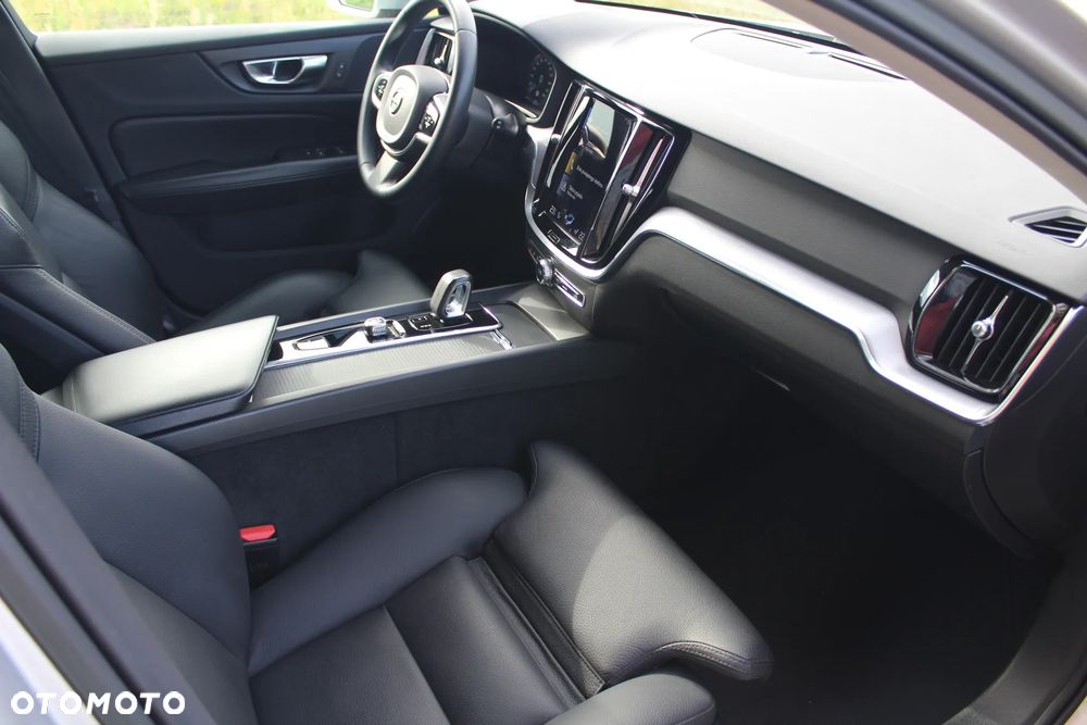 Volvo V60 Cross Country B4 D AWD Geartronic Pro - 31