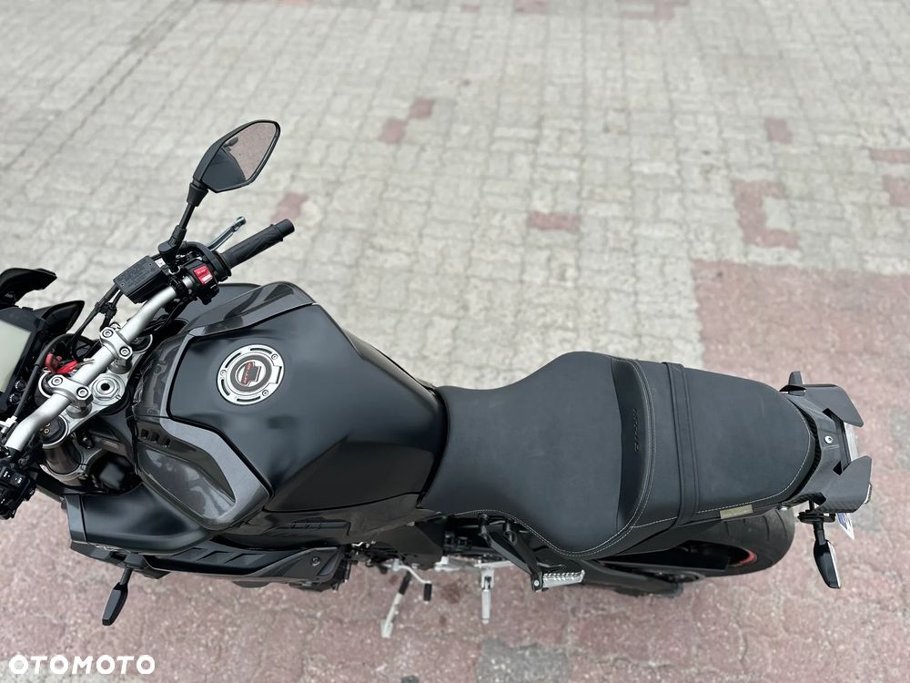 Yamaha MT - 27