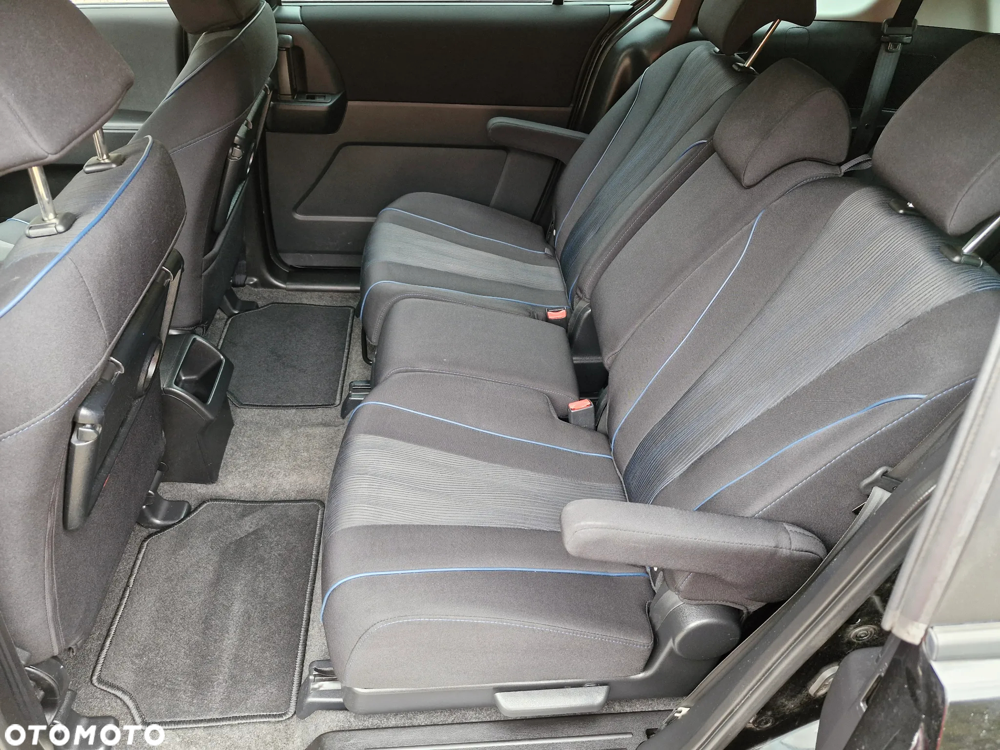 Mazda 5 1.8 Exclusive + - 8