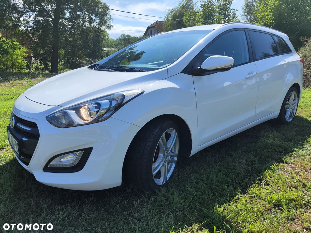 Hyundai i30 1.6 CRDi Fifa World Cup Edition - 1
