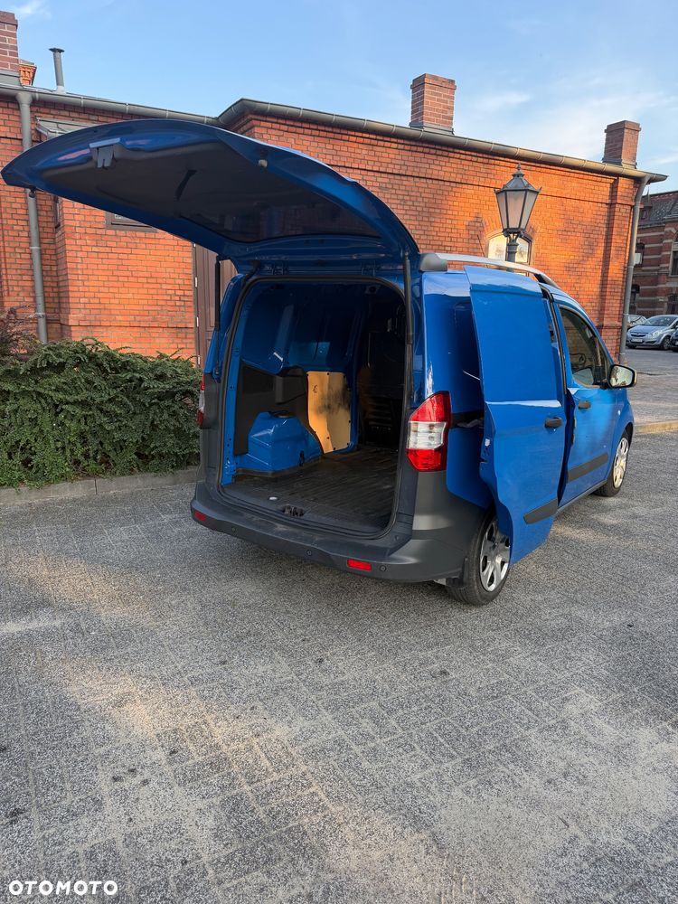 Ford transit courier - 6