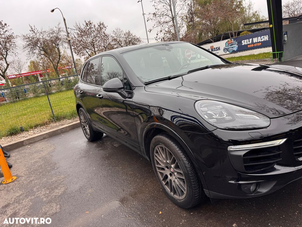 Porsche Cayenne 3.0 L - 2