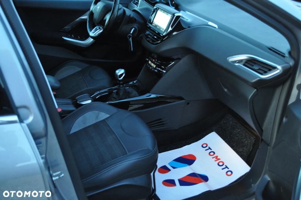 Peugeot 2008 1.2 Pure Tech GPF Allure S&S - 28