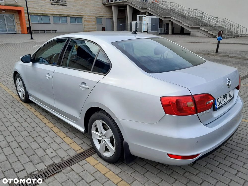 Volkswagen Jetta 1.6 TDI Comfortline - 4