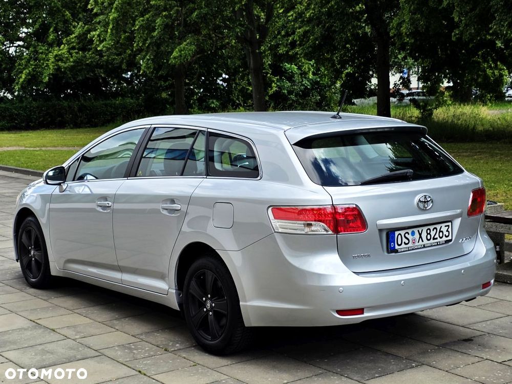 Toyota Avensis 1.8 Executive - 4