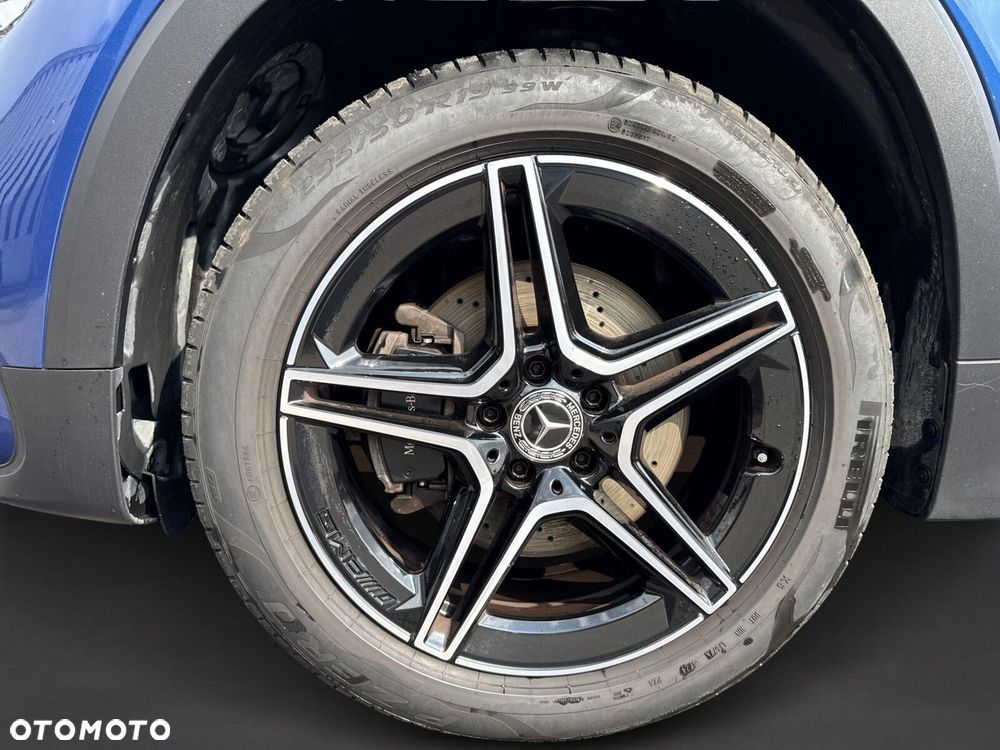 Mercedes-Benz GLB - 10
