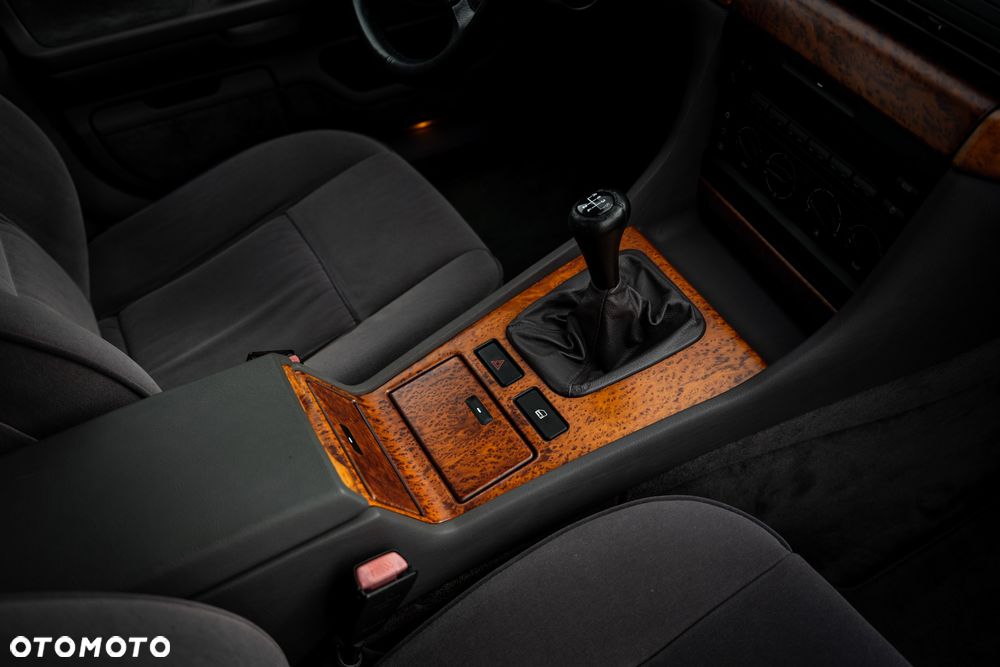 BMW Seria 7 730i - 30