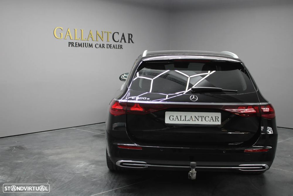 Mercedes-Benz E 300 e Exclusive Line - 18