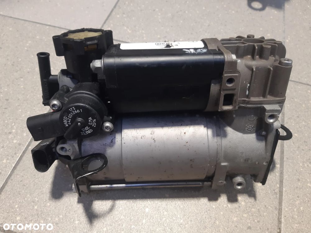 KOMPRESOR POMPA ZAWIESZENIA MERCEDES W211 W220 4430201901 - 2