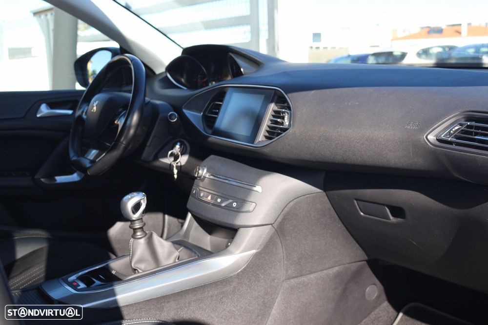 Peugeot 308 SW 1.5 BlueHDi Allure - 28