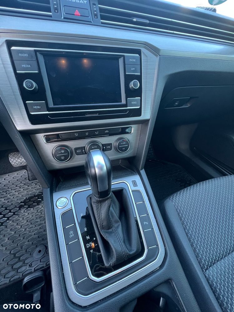 Volkswagen Passat 1.5 TSI EVO Essence DSG - 12