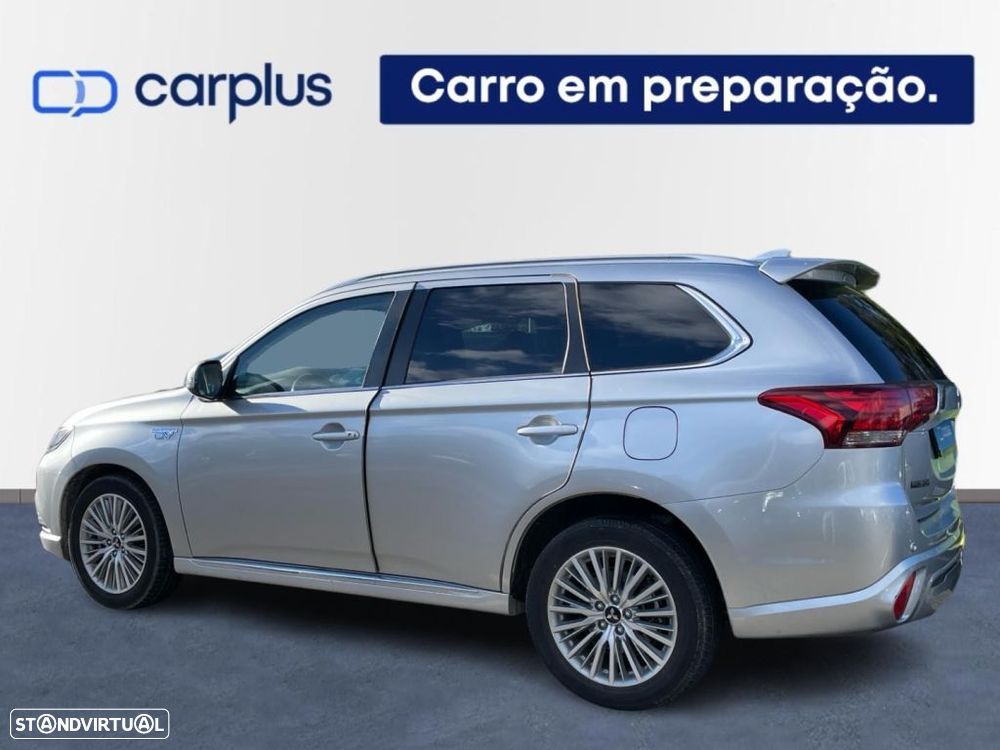 Mitsubishi Outlander 2.4 Instyle - 2