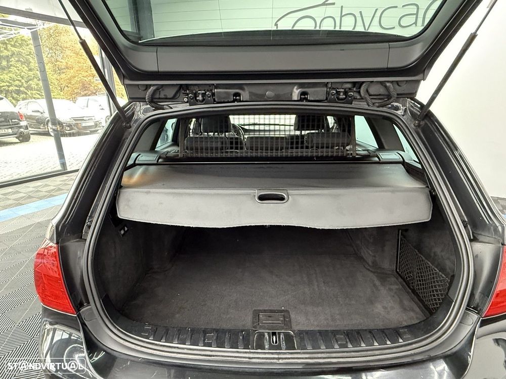 BMW 318 d Touring Pack M - 29