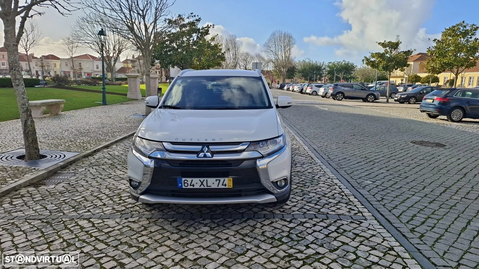 Mitsubishi Outlander 2.2 DI-D Instyle Navi - 2