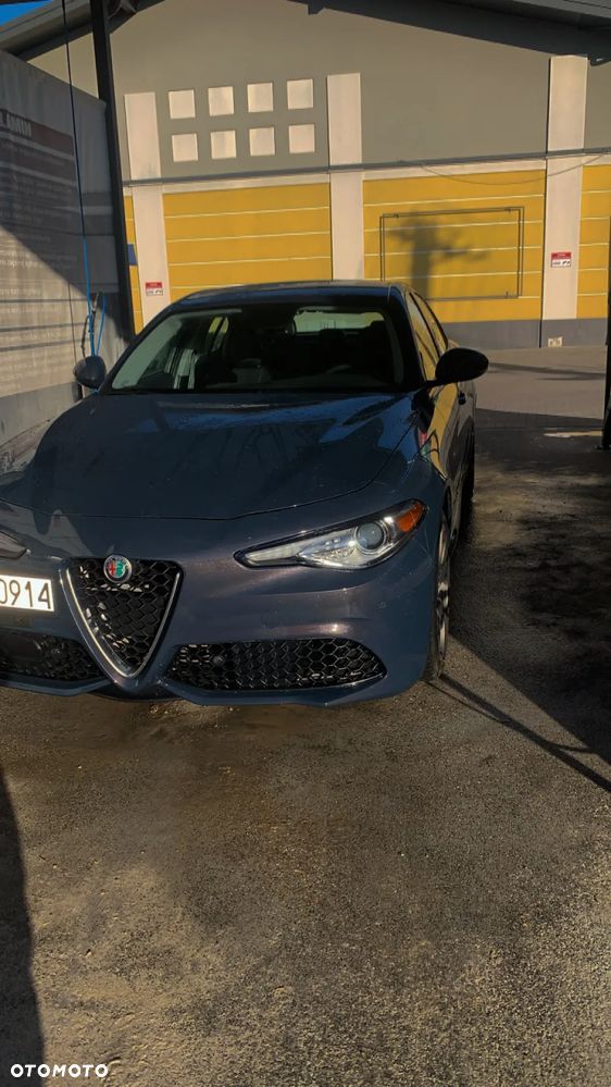 Alfa Romeo Giulia - 25