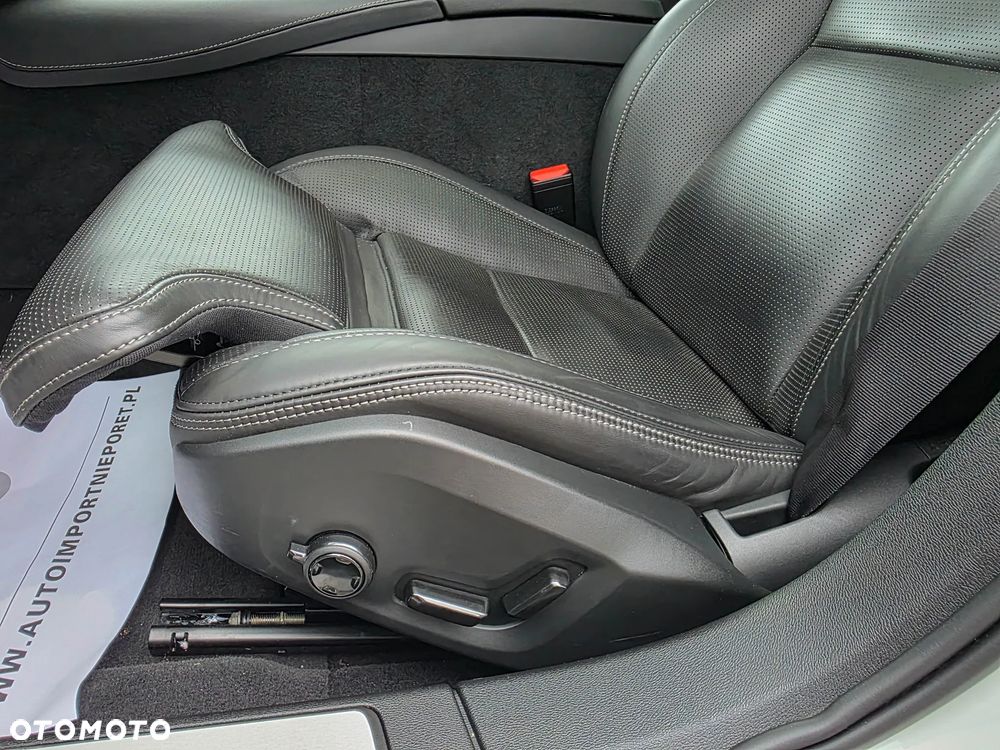 Volvo V60 T6 AWD Twin Engine Geartronic Inscription - 23