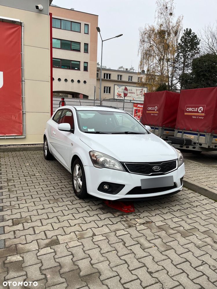 Kia Ceed - 1