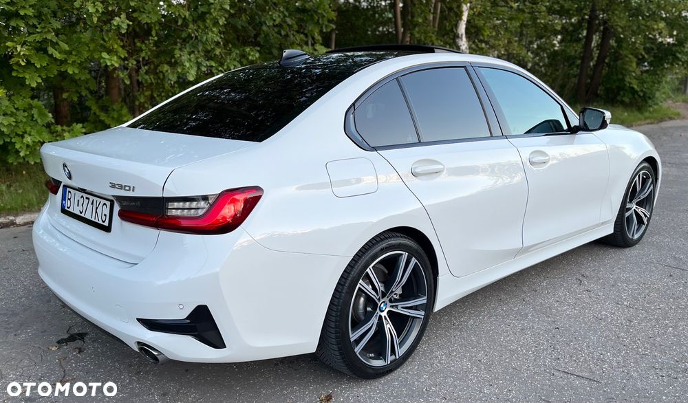 BMW Seria 3 330i - 13