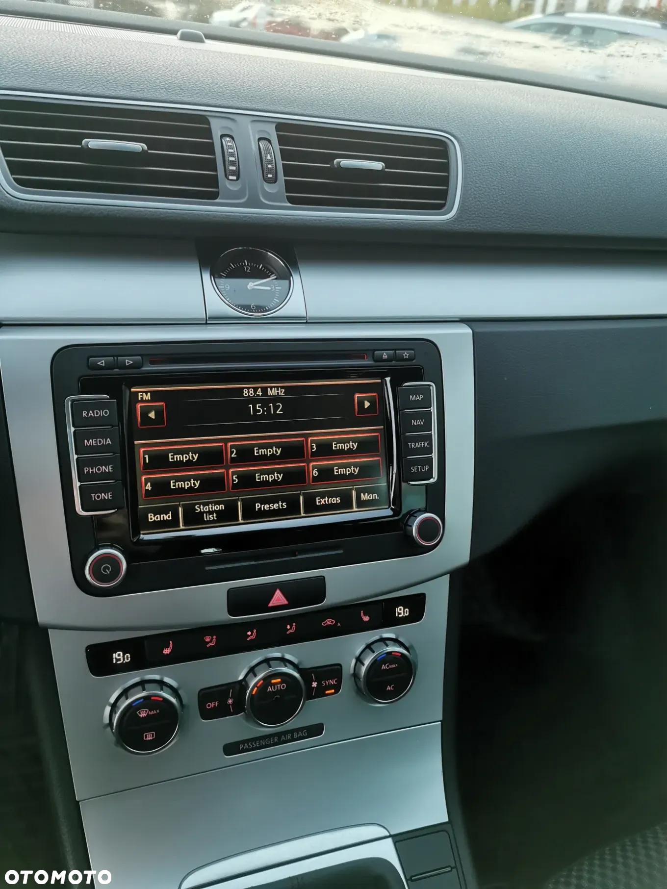 Volkswagen Passat - 24