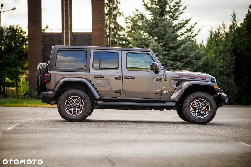 Jeep Wrangler Unlimited GME 2.0 Turbo Sahara - 28