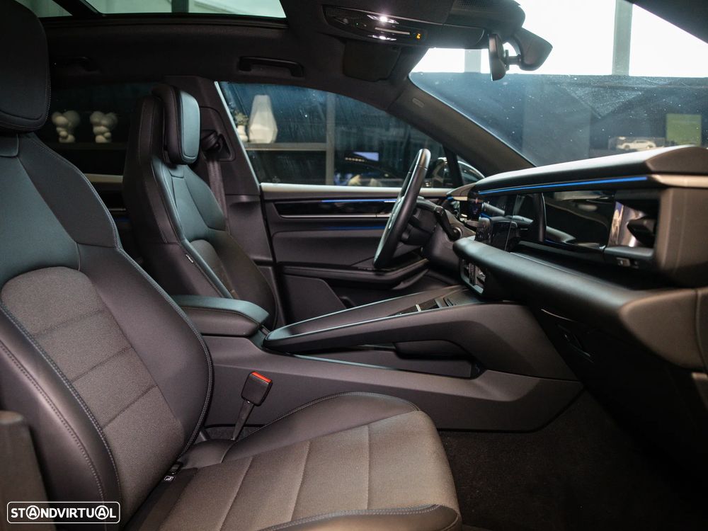 Porsche Macan Electric 4 - 36