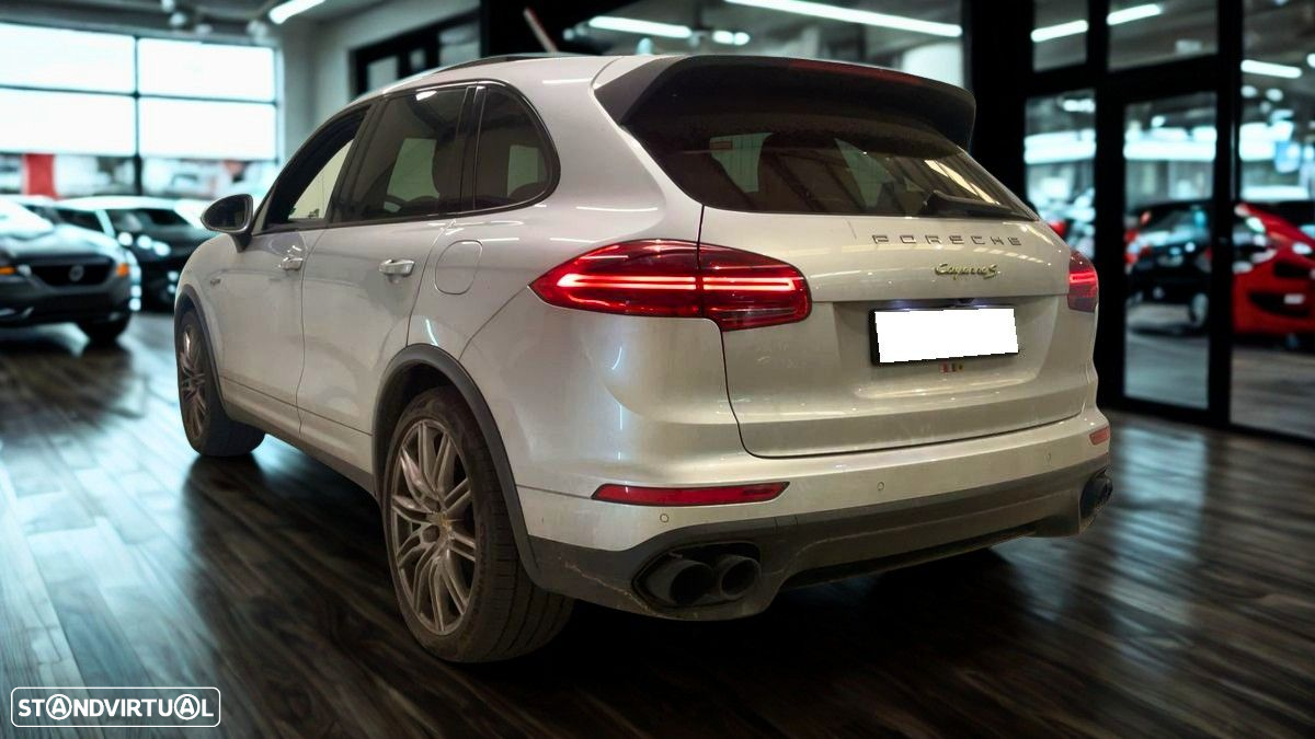 Porsche Cayenne S E-Hybrid - 2