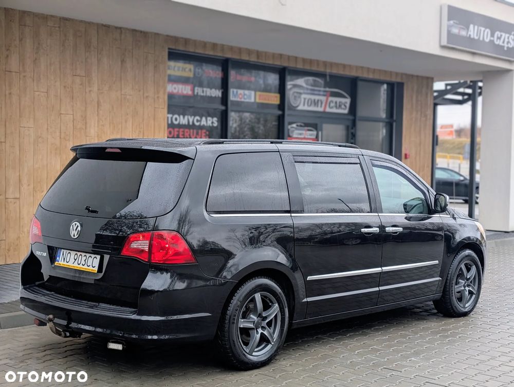 Volkswagen Routan - 3