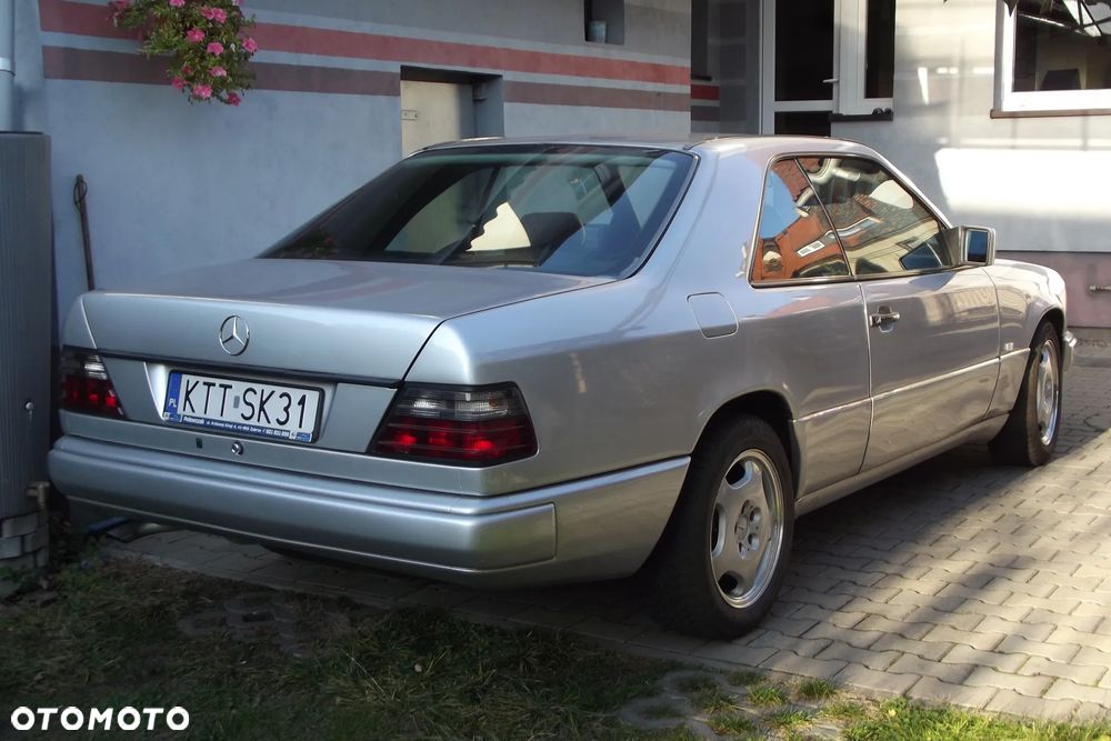 Mercedes-Benz Klasa E 200 - 8