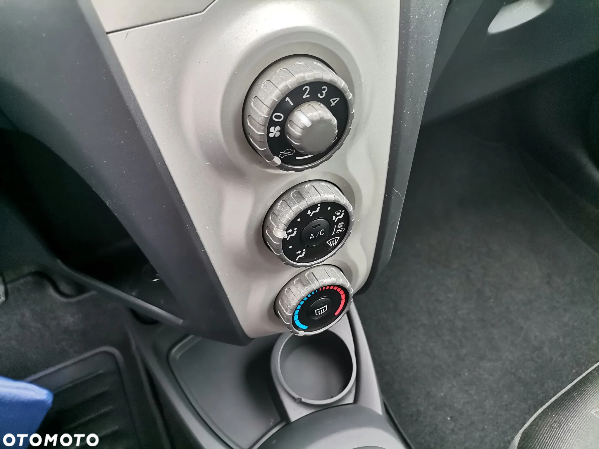 Toyota Yaris 1.3 VVT-i Sol - 14