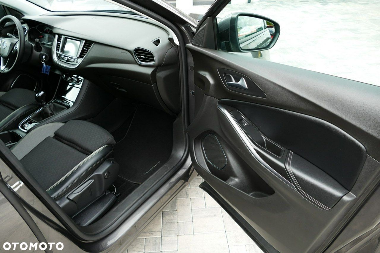 Opel Grandland X 1.2 T GPF Design Line S&S - 17