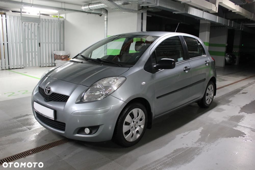 Toyota Yaris - 1