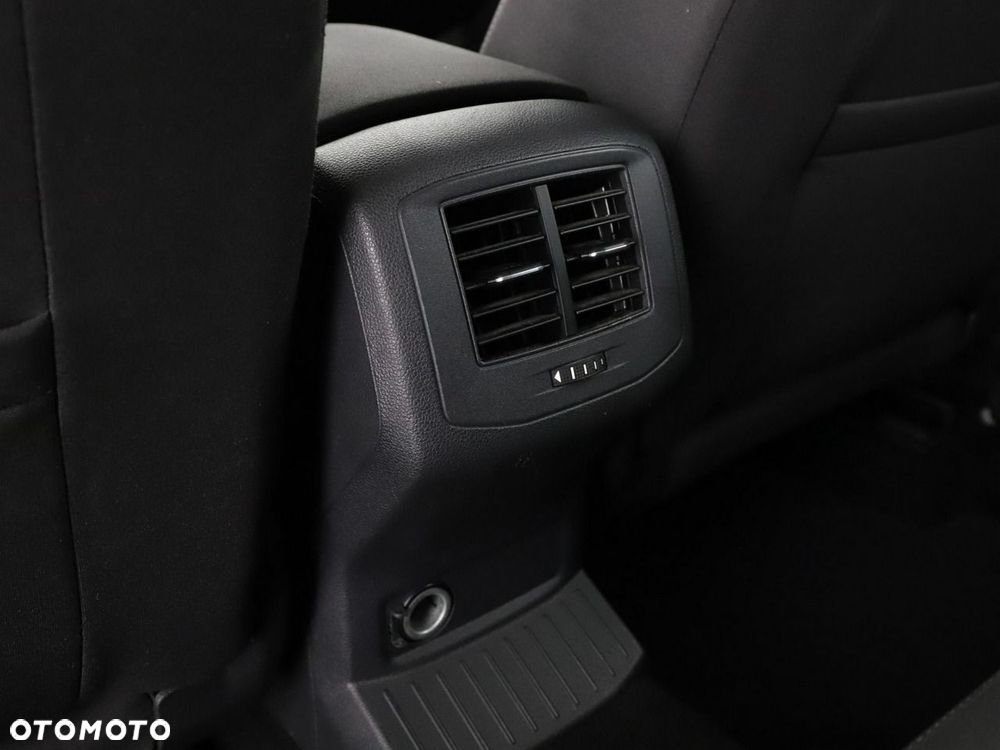 Volkswagen T-Roc 1.0 TSI Style - 35