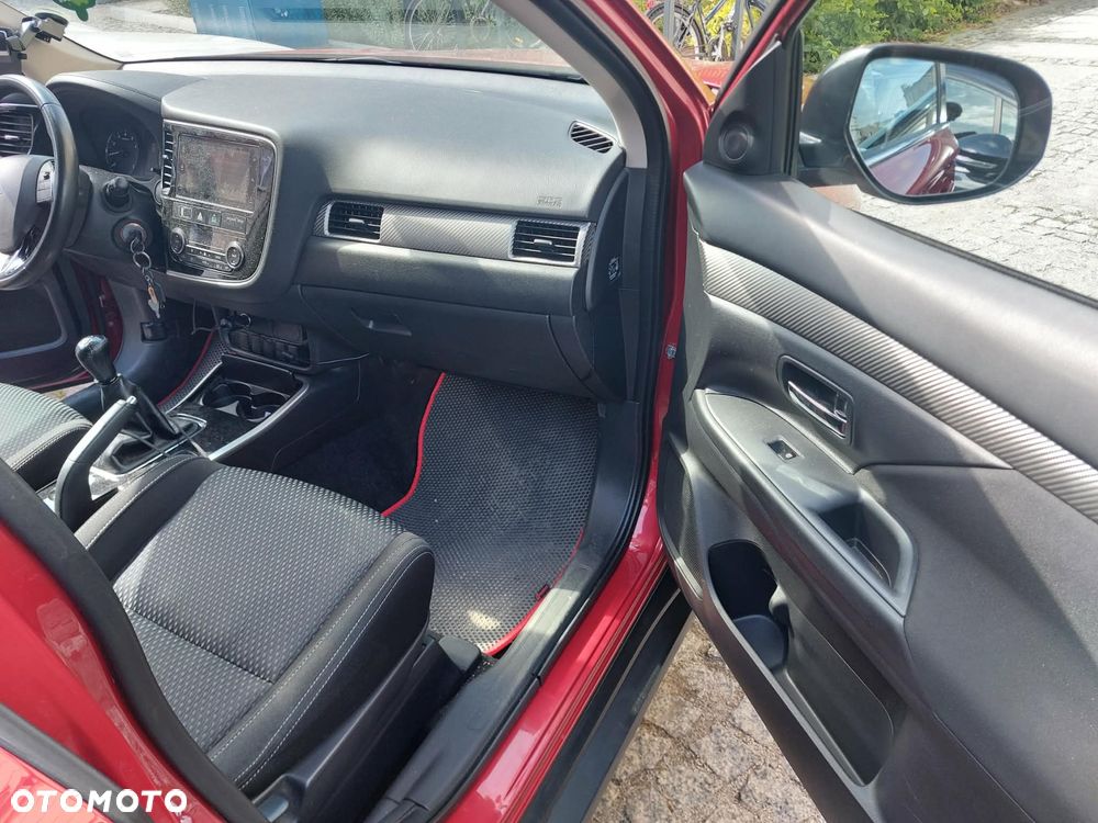 Mitsubishi Outlander 2.0 2WD Edition 100 - 15