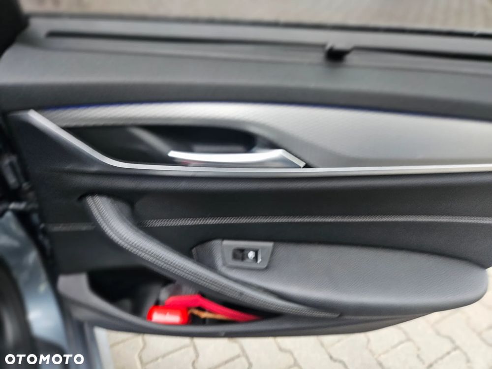 BMW Seria 5 520d xDrive - 12