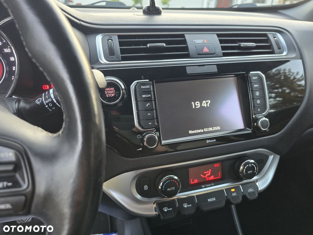 Kia Rio - 8