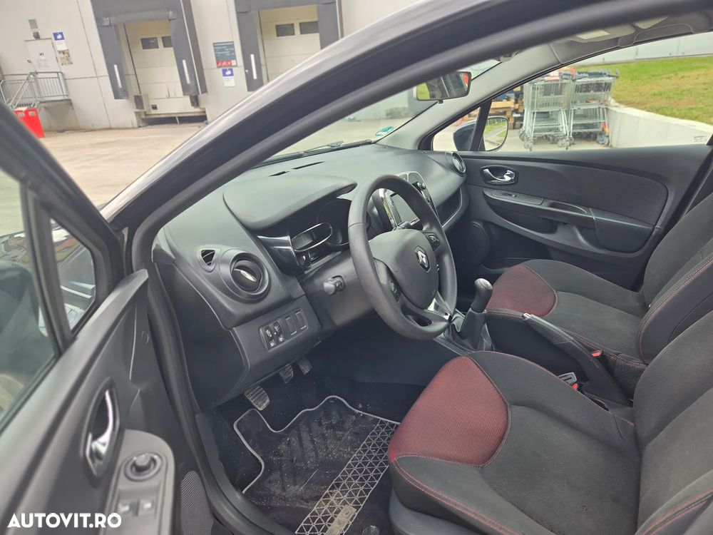 Renault Clio 1.2 16V 75 Life - 9