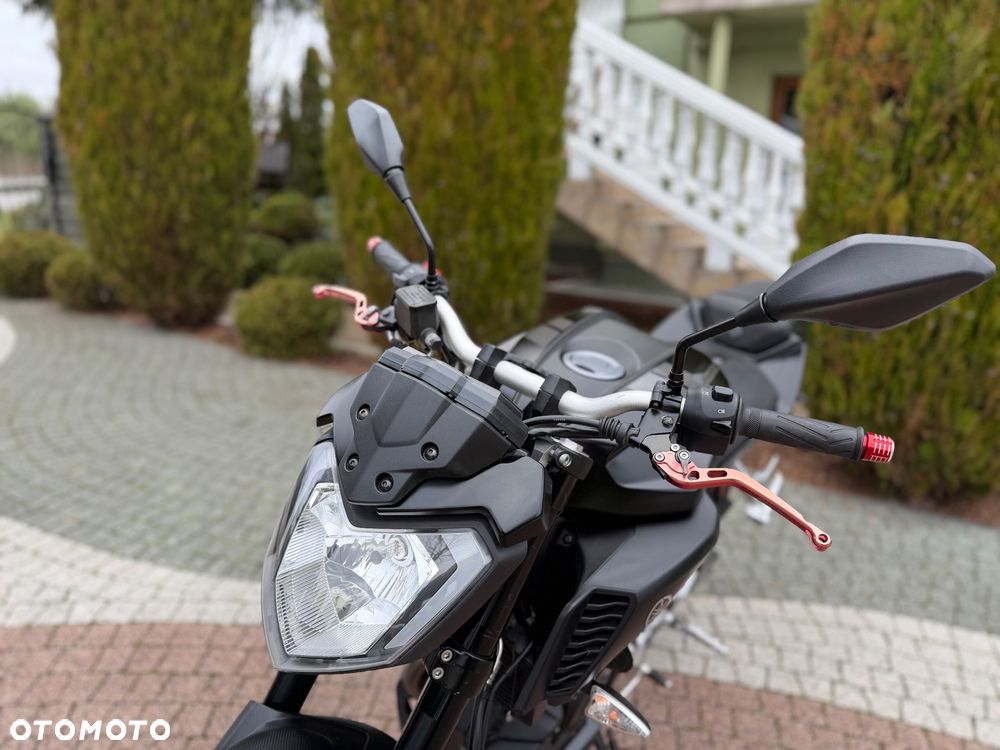Yamaha MT - 27